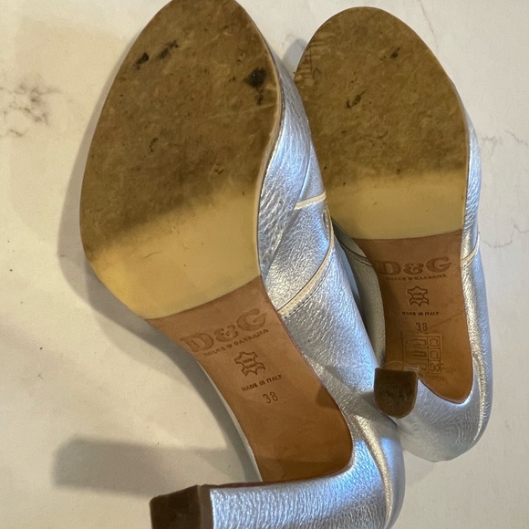 Vintage D&G Silver Leather Heels - Picture 8 of 9